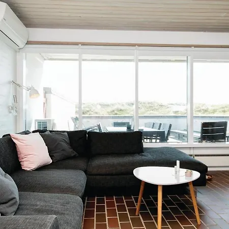Vakantiehuis Two-bedroom Holiday In *